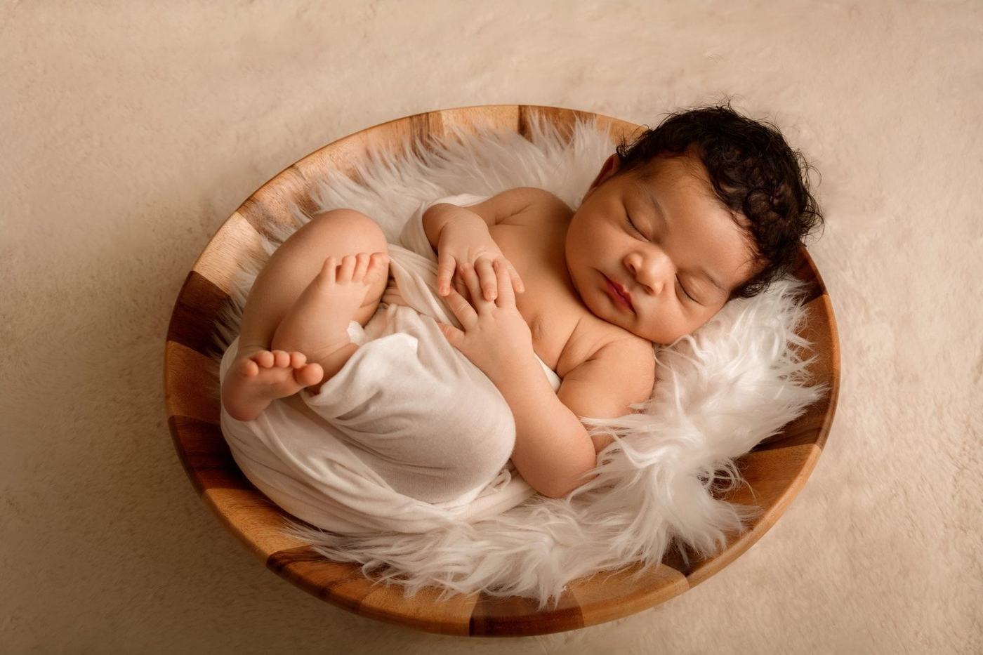 Newborn photography by Fox Photo