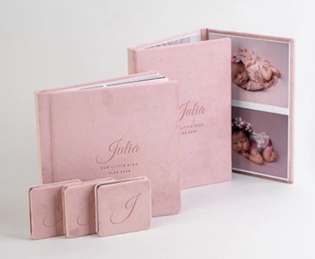 Family Album: luxury album with an 8x8 mini accordion